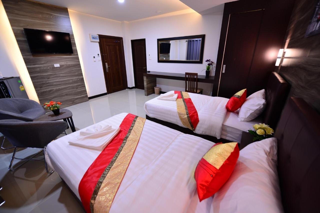 The Room Boutique Hotel Sakon Nakhon Esterno foto