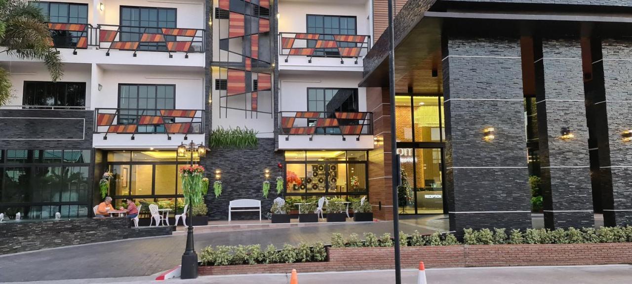 The Room Boutique Hotel Sakon Nakhon Esterno foto