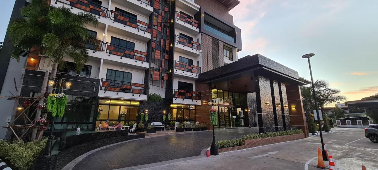 The Room Boutique Hotel Sakon Nakhon Esterno foto