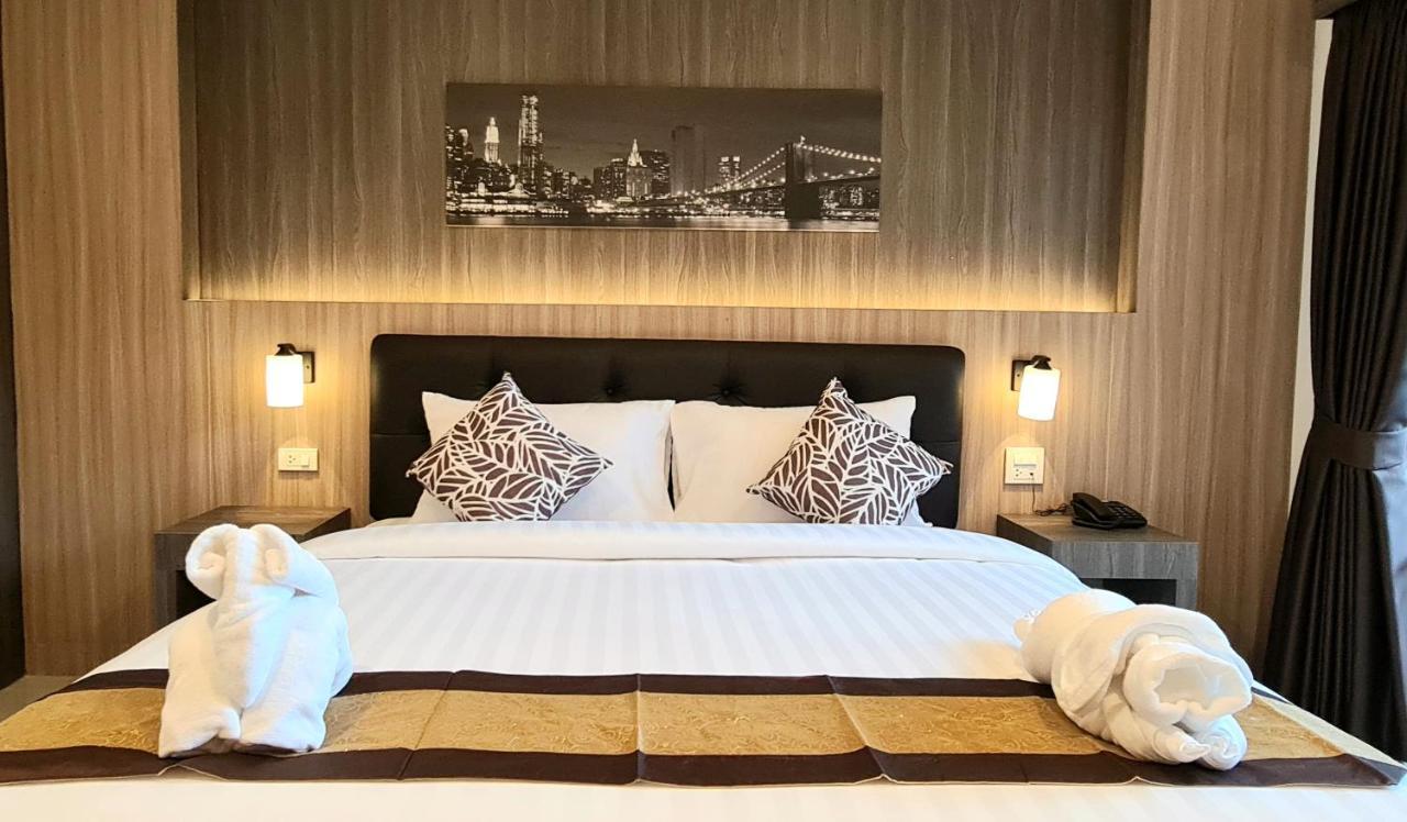 The Room Boutique Hotel Sakon Nakhon Esterno foto
