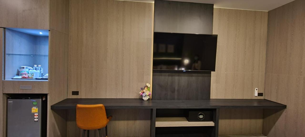 The Room Boutique Hotel Sakon Nakhon Esterno foto