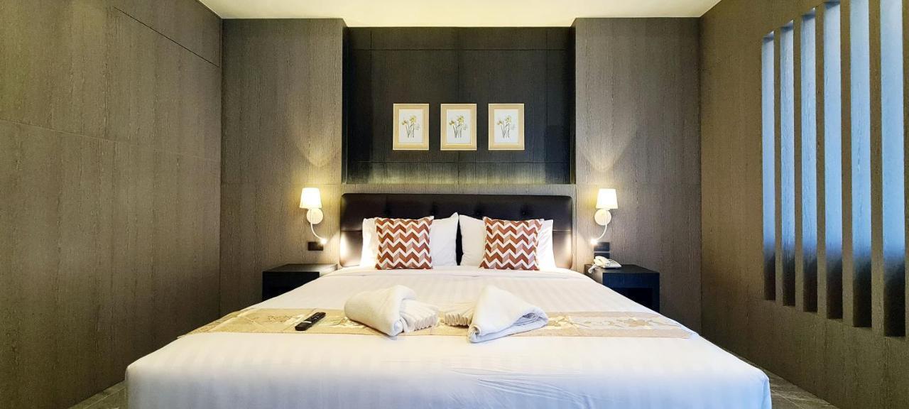 The Room Boutique Hotel Sakon Nakhon Esterno foto