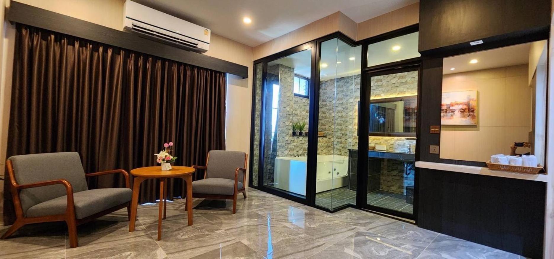 The Room Boutique Hotel Sakon Nakhon Esterno foto