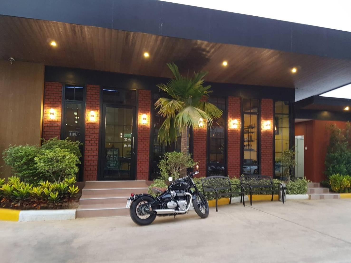 The Room Boutique Hotel Sakon Nakhon Esterno foto